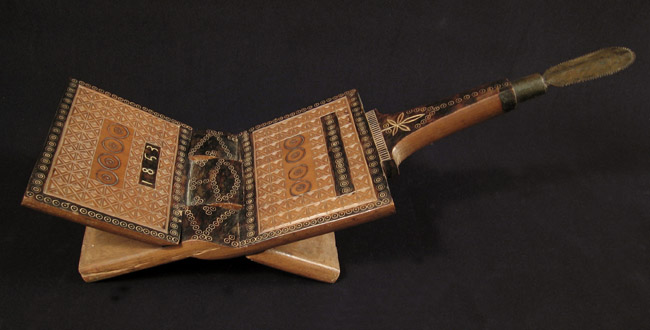 Tribal Art - Coconut grater, Swahili, Bagamoyo, Tanzania