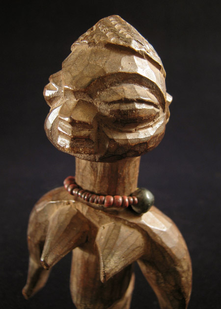 Tribal Art - Female Ibeji figure, Yoruba, Benin, detail