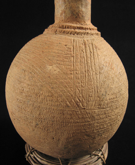 Tribal Art - Terracotta bird, Bankoni, Mali, detail