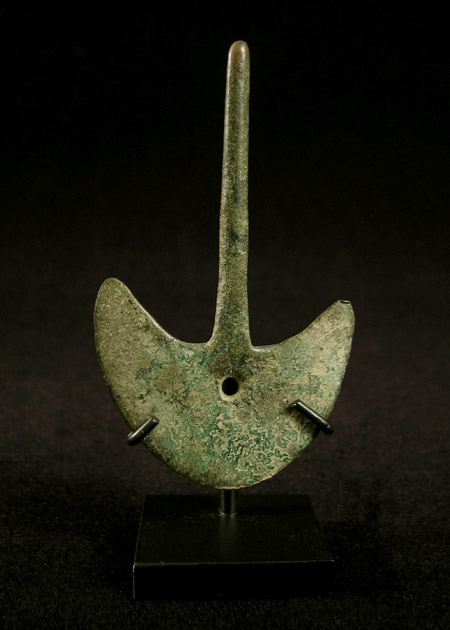 Art of the Americas -&nbsp;Small copper tumi, Peru, with base