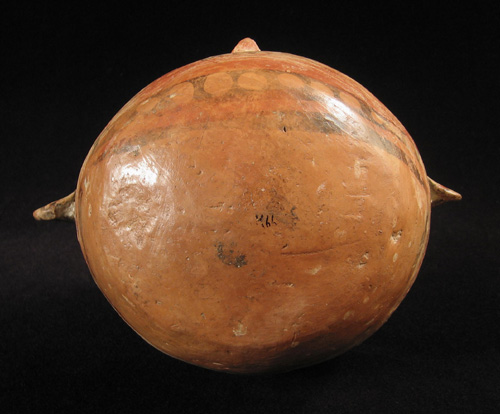 Art of the Americas -&nbsp;Trophy head vessel, Recuay, Peru, bottom