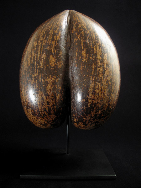 Asian Tribal Art - Coco de mer basket, India