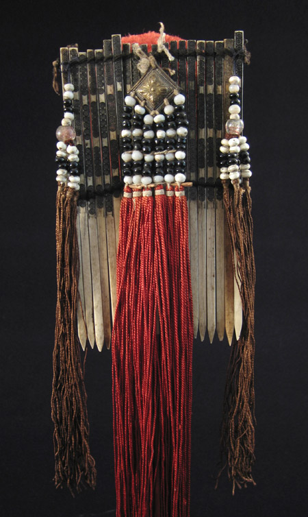 Asian Tribal Art - Bone hair comb, Vietnam, back