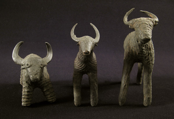 Asian Tribal Art - Bronze water buffalos, Kondh, Orissa, India, front
