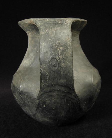 Asian Tribal Art - Amphora, Han dynasty, China, right