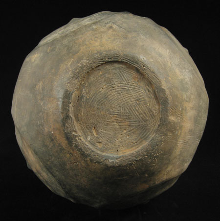 Asian Tribal Art - Amphora, Han dynasty, China, bottom