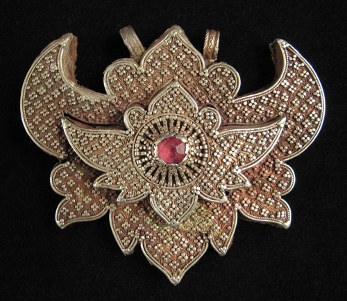 Indonesian Tribal Art - Gold pendant, Sumbawa Island, Indonesia
