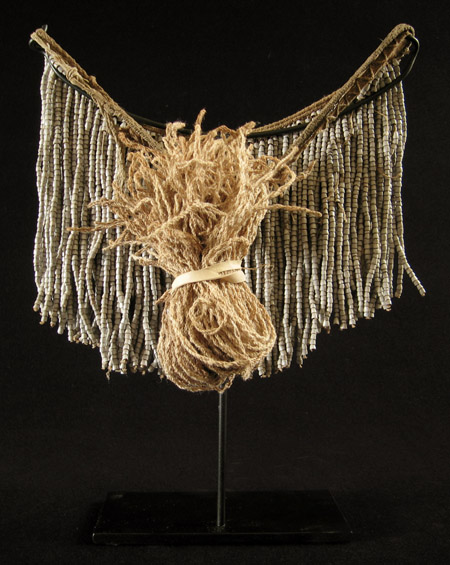 Oceanic Art - Shell cache-sex, West Sepik, Papua New Guinea, back