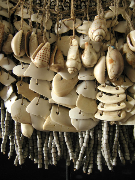 Oceanic Art - Shell cache-sex, West Sepik, Papua New Guinea, detail