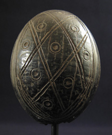 Asian Tribal Art - Coconut hookah bowl, Nepal, back