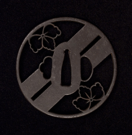 Tsuba sword guard, kyo-sukashi,
Kyoto, Japan - back view