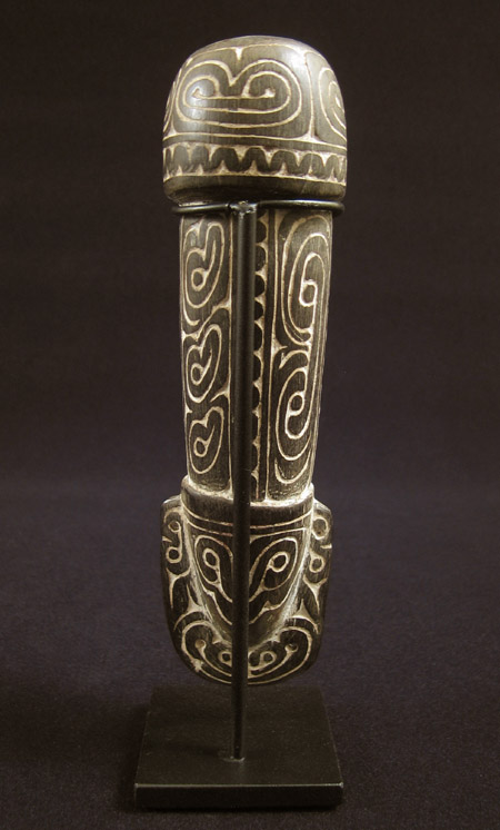 Oceanic Art - Betelnut mortar, Massim, Papua New Guinea, back